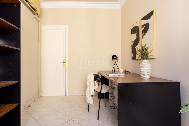 Foto bf542263-981f-46b7-b16c-93b880fbf752. Casa adossada amb aparcament a Creu Alta Sabadell