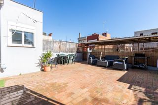 Casa  Carrer dels reis cat�lics. Magnifica casa reformada para entrar a vivir creu de barbera.