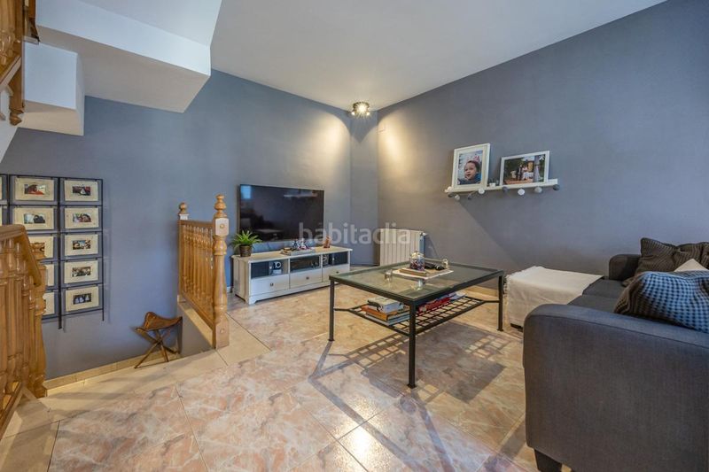 Foto addf4290-c6ce-486d-abef-cc0a6c8f2472. Casa amb aparcament a Serra d'en Camaró Sabadell