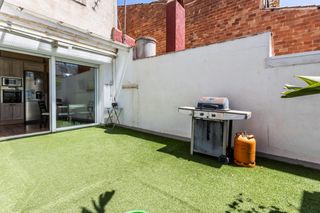 Casa en Centre. Casa en el centro de sabadell con garaje para dos coches y terre