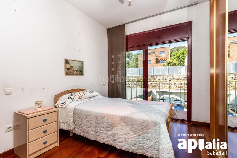 Foto 516ee233-6087-4cfe-a1ec-0436ff9ae11c. Casa amb calefacció aparcament piscina a Eixample - Can Bogunyà Castellar del Vallès