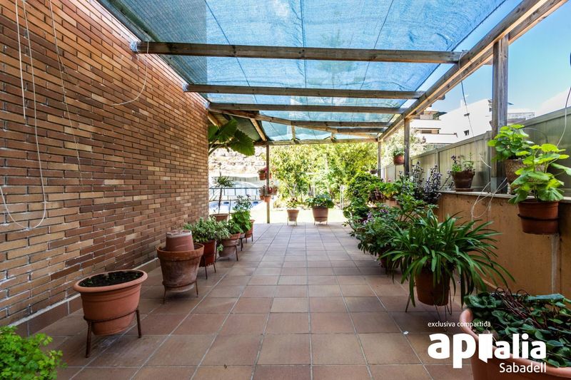 Foto 5348fe62-837c-44da-b487-7f1a0962ea9f. Casa amb calefacció aparcament piscina a Eixample - Can Bogunyà Castellar del Vallès
