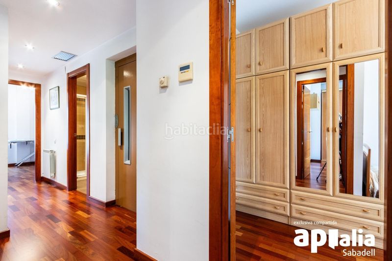 Foto 582d92c8-7274-4a08-abf8-4bd399e3373d. Casa amb calefacció aparcament piscina a Eixample - Can Bogunyà Castellar del Vallès