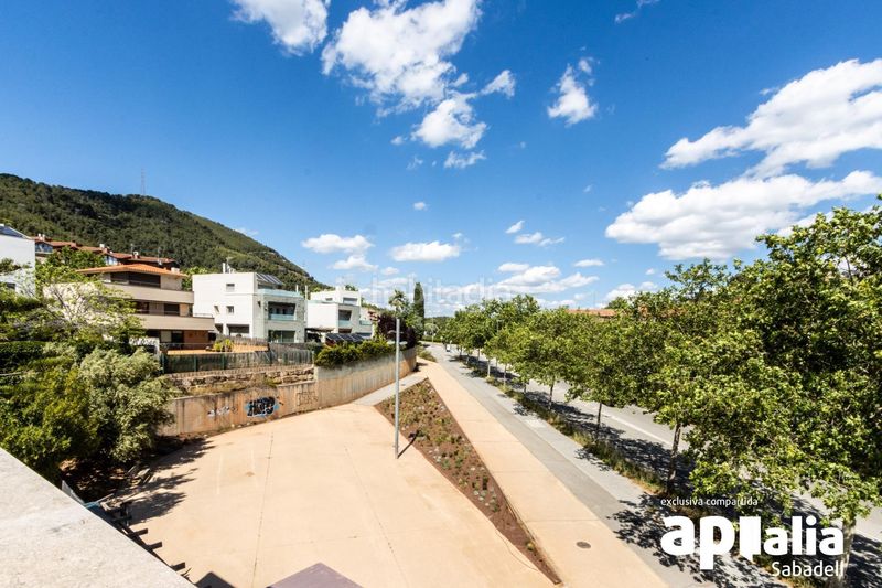 Foto 5d8ecbb7-a830-441e-b3d5-43111baff26e. Casa amb calefacció aparcament piscina a Eixample - Can Bogunyà Castellar del Vallès