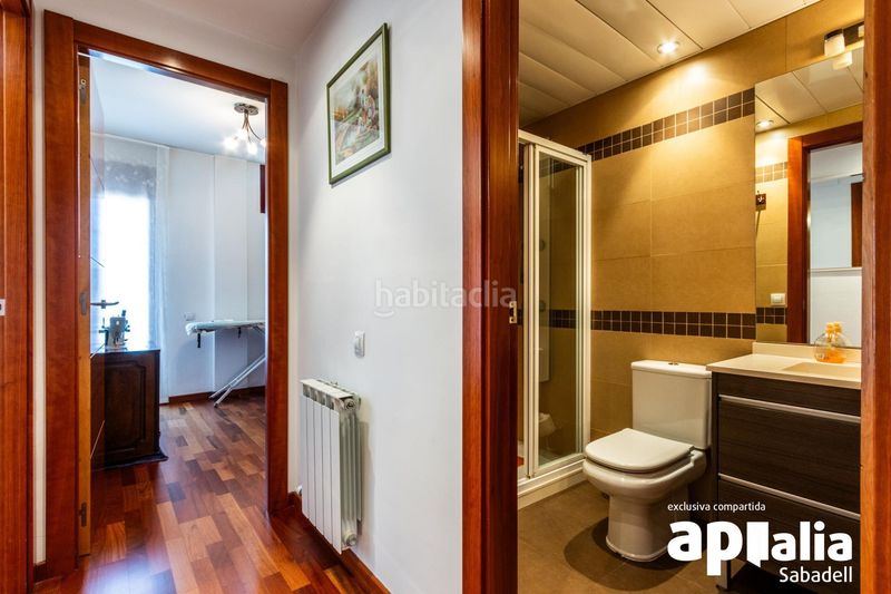 Foto ad6f2938-3c1e-4c2c-b657-3e4f40cd0977. Casa amb calefacció aparcament piscina a Eixample - Can Bogunyà Castellar del Vallès