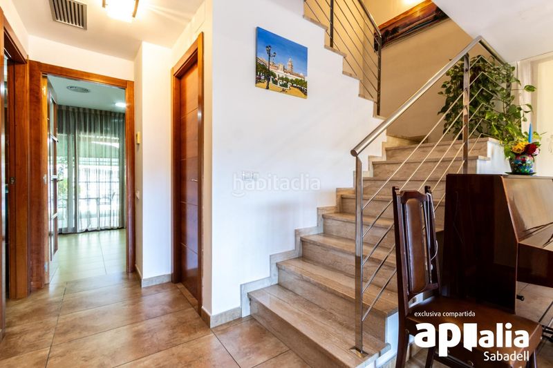 Foto dd9af385-4076-4ea3-84fd-3902b17c7f0d. Casa amb calefacció aparcament piscina a Eixample - Can Bogunyà Castellar del Vallès