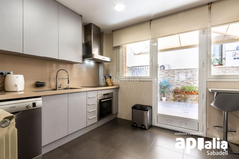 Foto 082e0827-9396-4b2d-8a2a-6061f74ea071. Casa amb calefacció aparcament a Creu Alta Sabadell