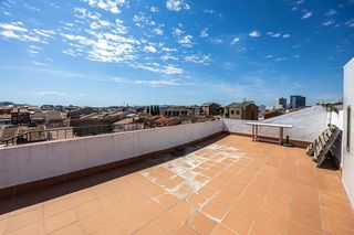 Attique à Creu Alta. Piso en creu alta con 3 terrazas