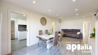 Pis a La Romànica. Piso de tres habitaciones, dos baños, ascensor y balcón en barbe