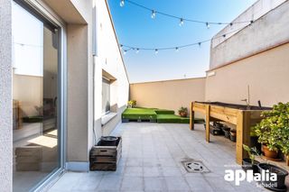 Dachwohnung  Carrer de les tres creus. Ático dúplex de 120 m2 con terraza íntima y vistas despejadas  c