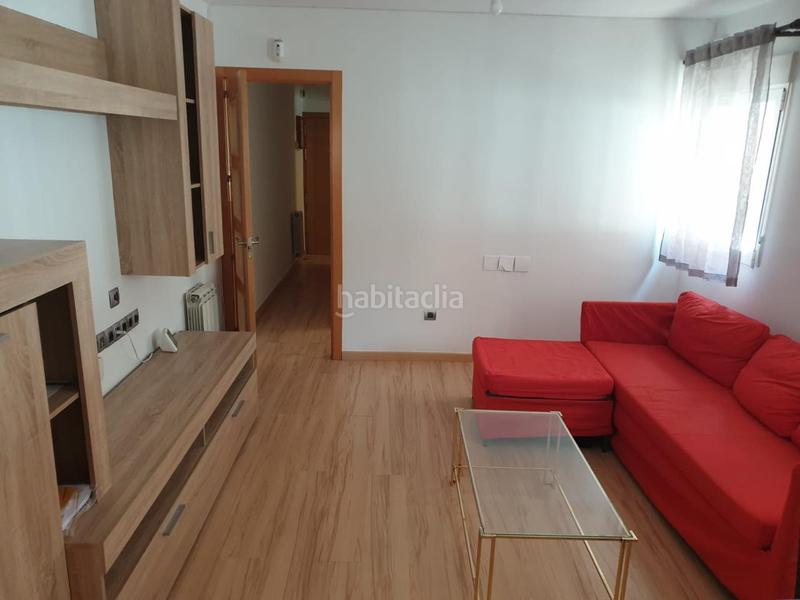 Foto 0f2dafd5-0957-4cac-bccb-306875c0e324. Rent ground floor with heating in Almendrales Madrid