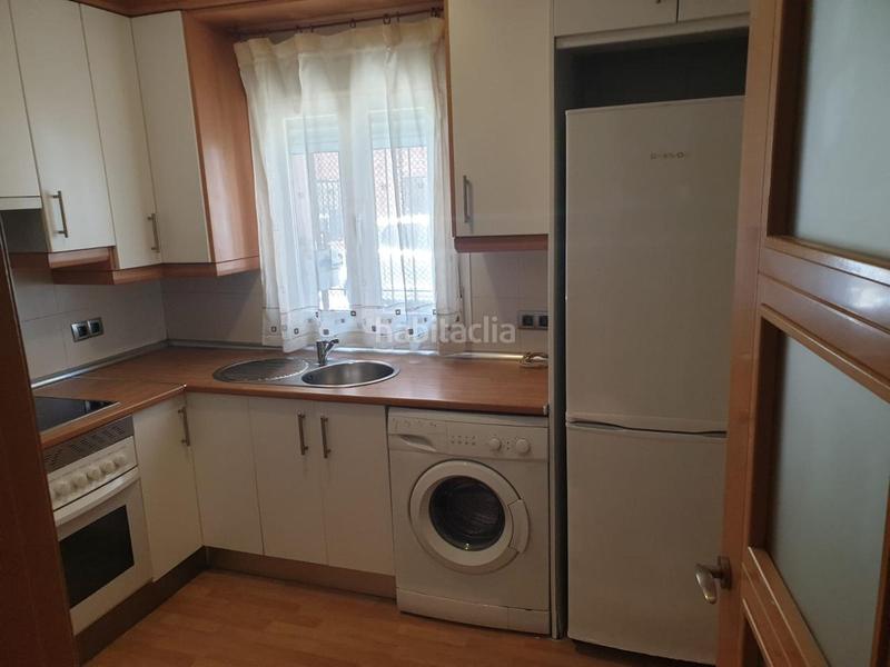 Foto 312b2ac8-61e2-4c2c-a6f8-b57b2f600f3f. Lloguer planta baixa amb calefacció a Almendrales Madrid