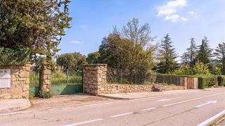 Wohngrundstück in Carretera del puente nuevo 11. Exclusiva parcela urbana en los jarales  galapagartorrelodones