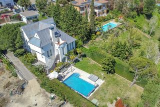 Chalet in El Monte. La casa que soñabas en torrelodones, ya está en venta!