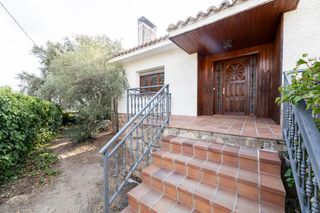 Chalet in La Canaleja. Chalet independiente en la canaleja de 3 dormitorios