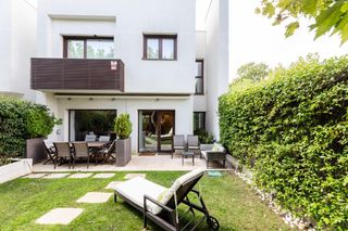 Maison jumelée à Casco Antiguo. Chalet en pleno centro de torrelodones