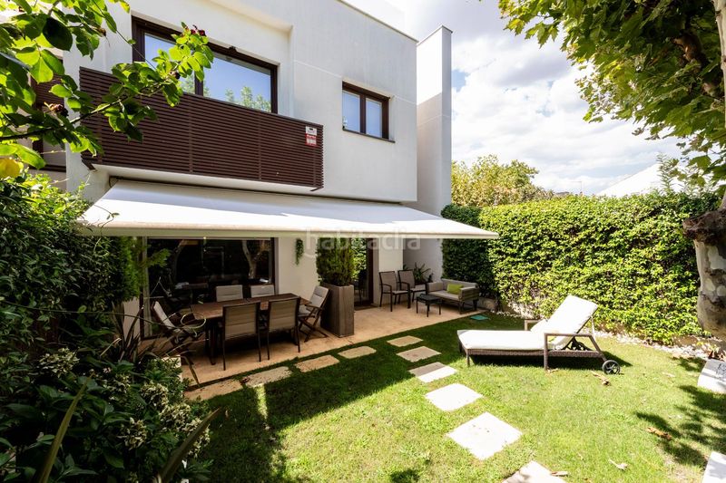 Foto a8bd9250-0b32-40d1-abbe-30e5870097a3. Casa adossada amb calefacció aparcament piscina a Torrelodones