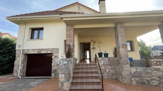 Lloguer Xalet a Becerril de la Sierra. Cómodo chalet independiente en becerril de la sierra