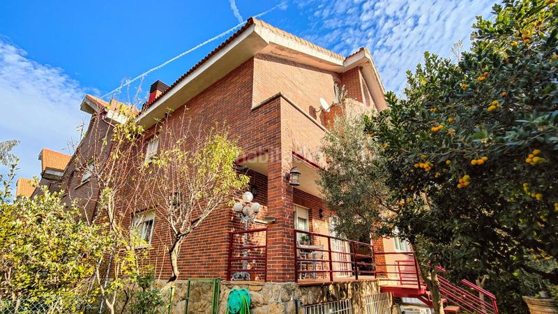 Foto 1b1d22cd-c935-4d2f-bea4-0fdfd2ac1341. Maison jumelée dans calle eduardo costa 13 dans Colonia Torrelodones