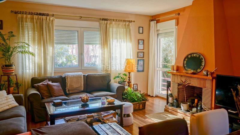 Foto 7985b7ad-b04c-4db0-a925-aff18390395e. Maison jumelée dans calle eduardo costa 13 dans Colonia Torrelodones