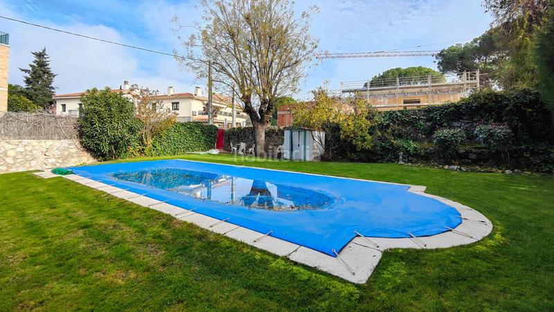 Foto 8cf6e6e9-642d-476c-98ef-7ebe859c0cf4. Maison jumelée dans calle eduardo costa 13 dans Colonia Torrelodones