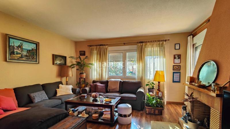 Foto 9a3268b4-b71b-446c-9805-8609b6f2b887. Maison jumelée dans calle eduardo costa 13 dans Colonia Torrelodones