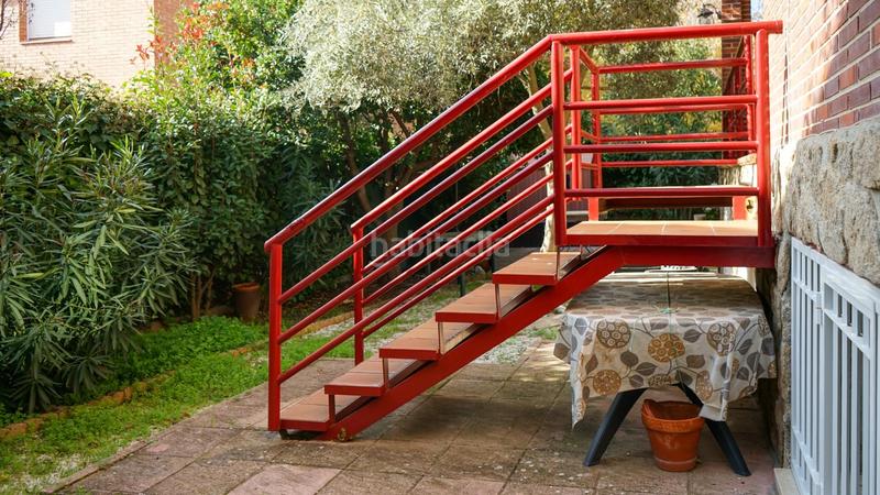 Foto b7d4090b-ea57-49bf-99b5-0ad8336298fa. Maison jumelée dans calle eduardo costa 13 dans Colonia Torrelodones