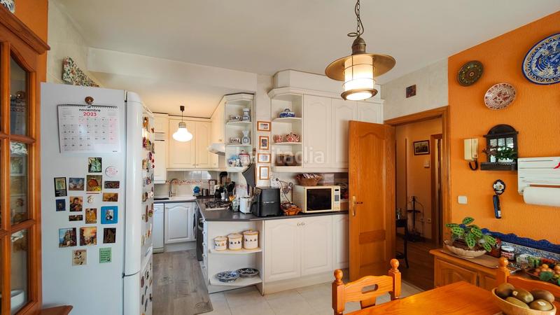 Foto ca43bf25-f54b-4c6b-8e29-648fd2b2cdbb. Maison jumelée dans calle eduardo costa 13 dans Colonia Torrelodones