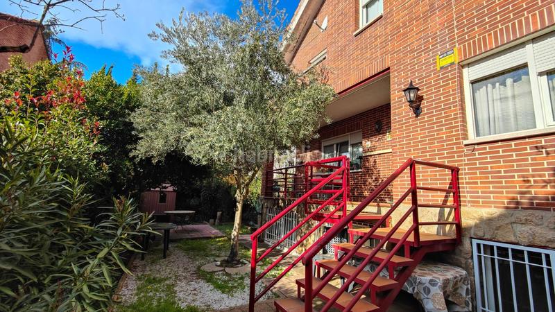 Foto d4d7f5cc-1a52-4840-8be1-a9b9ccd609ac. Maison jumelée dans calle eduardo costa 13 dans Colonia Torrelodones