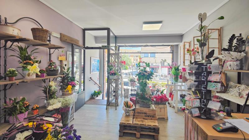 Foto a852bf58-d2a3-4d8d-8950-59d4bdca6f7a. Local comercial a calle del camino de valladolid 21 a Torrelodones