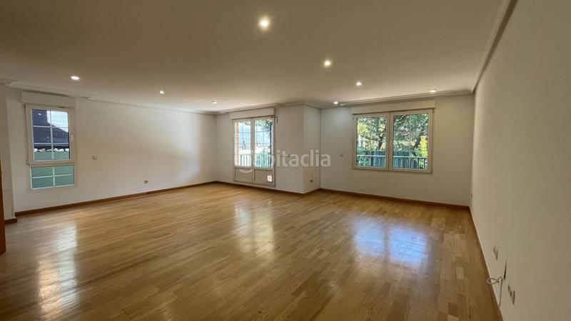 Foto 3803e723-df83-4f1b-ab49-cc1e617807df. Lloguer casa aparellada amb calefacció aparcament piscina a Torrelodones