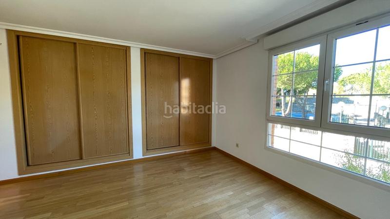 Foto 983490f4-dc4a-4138-8e7f-07eecfa296a1. Lloguer casa aparellada amb calefacció aparcament piscina a Torrelodones