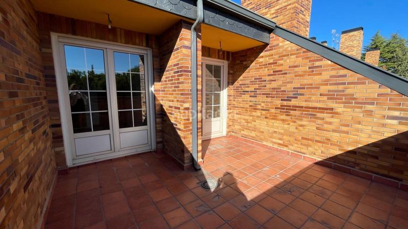 Foto 78706ec9-3260-4598-9aa6-bd17a4718fc8. Miete doppelhaus mit heizung parking pool in Colonia Torrelodones