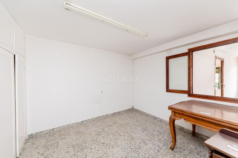 Foto b0cdf690-5b34-4bea-ab40-d318bc90bb92. Edificio en avenida constitucion 20 en Tornavacas