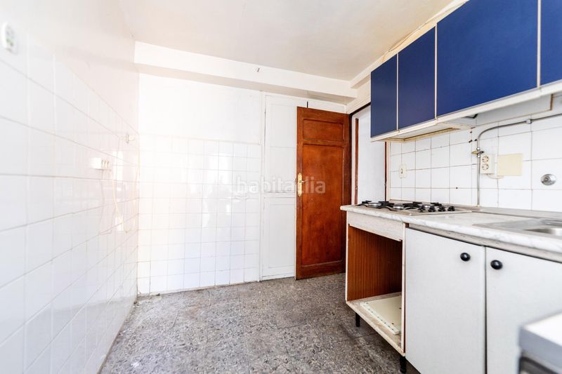 Foto d03a37a3-f29b-467a-ac34-b36229935e5d. Edificio en avenida constitucion 20 en Tornavacas