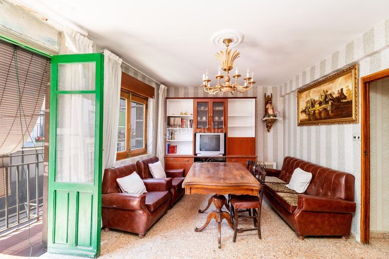 Foto eb23f6cb-422a-4e71-8d97-20a5841c5348. Pis a avenida constitucion 20 a Tornavacas