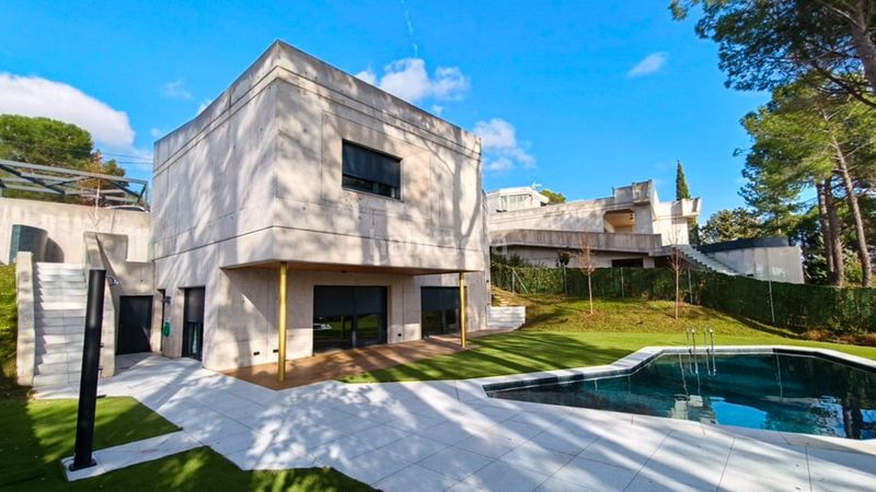 Foto 2dd9d291-3541-42c0-ad49-eb3380dcbcf1. Lloguer xalet amb aparcament piscina a Casco Antiguo Torrelodones