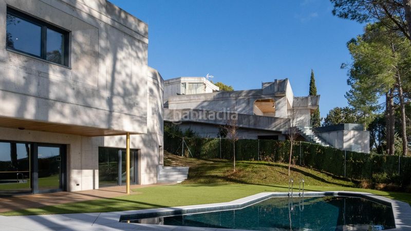 Foto 56741b22-e2f8-4e5d-ba02-c642d885f844. Lloguer xalet amb aparcament piscina a Casco Antiguo Torrelodones
