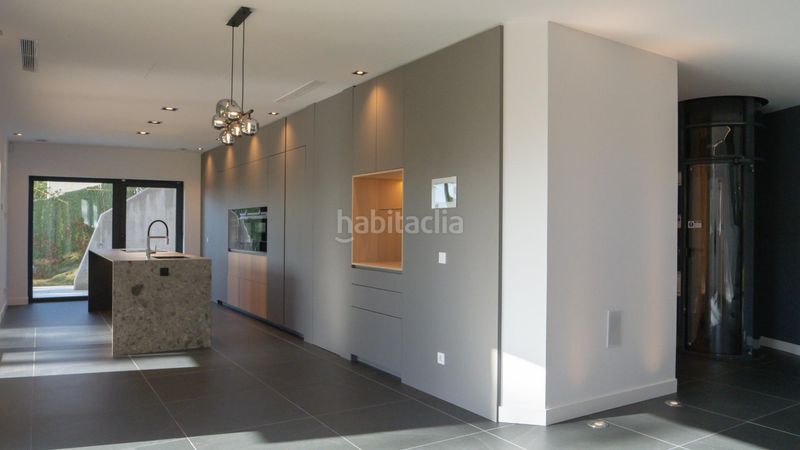 Foto 5cf5788f-f390-4c11-89cd-94a54b6a4685. Lloguer xalet amb aparcament piscina a Casco Antiguo Torrelodones