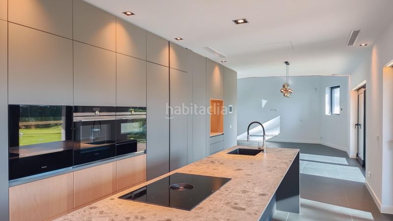 Foto bd5f7a42-2ace-43c8-801f-60c094f80bc7. Lloguer xalet amb aparcament piscina a Casco Antiguo Torrelodones