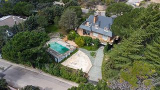 Chalet in Los Robles. Chalet con gran parcela y distribución ideal para familias en lo