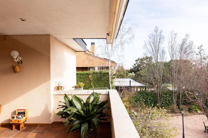 Foto 0102db6a-0f90-467d-bbc8-9f7251df2f02. Chalet en Los Robles Torrelodones