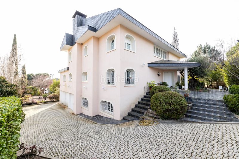 Foto 90430b0a-5ab1-429f-9ff5-bd88947d08d7. Chalet en Los Robles Torrelodones