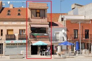 Local Comercial a Álamo (El). Venta local de 200m repartidos en 3 plantas de 67m, dispone de 2