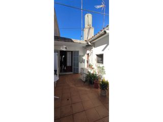 House  Calle llisa. Casa con patio interior garaje en sillot cerca cala morlanda.