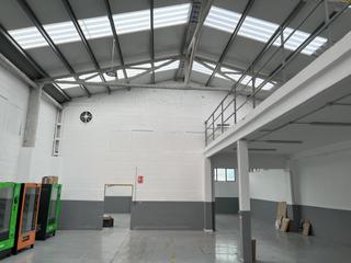 Bâtiment à usage industriel à Sud-Zona Industrial. Nave en venta/alquiler en can carner castellar del vallès