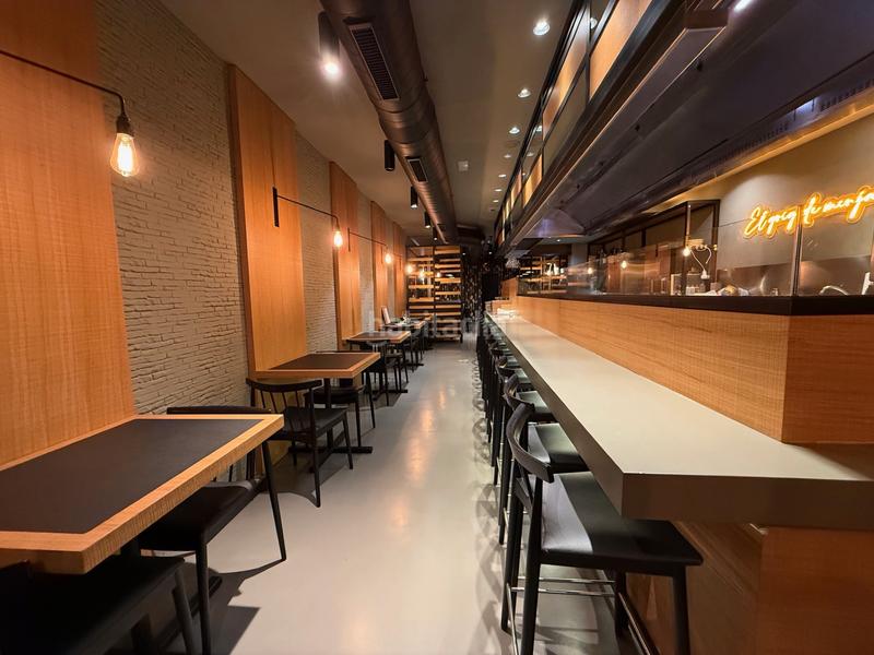 Foto a4a9367f-6e56-470f-ab9b-50cb722d6259. Pas-de-porte local commercial avec chauffage dans Centre Sabadell