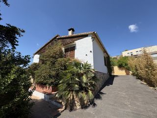 Casa en Vespella de Gai�. Casa con piscina y 885 m� de parcela en sant miquel, vespella de