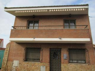 Casa en Camarma de Esteruelas. Camarma- casa adosada 155 m - con patio y garaje -ocasión