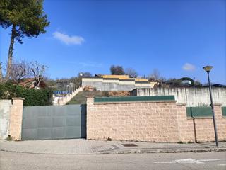 Wohngrundstück in Camarma de Esteruelas. Parcela en venta en el practicante